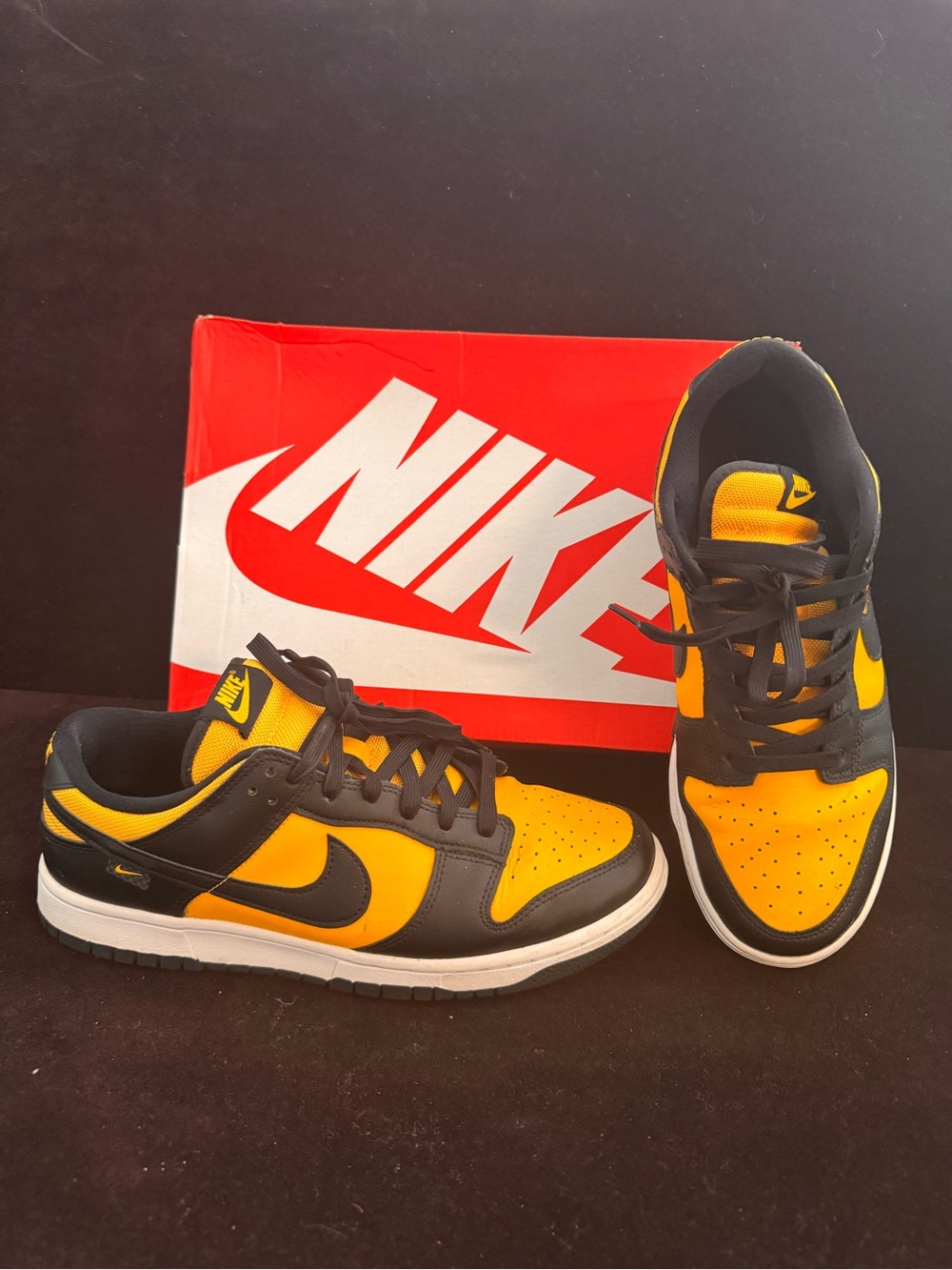 Nike Men’s Dunk Low Retro in Yellow and Black with box sz 10